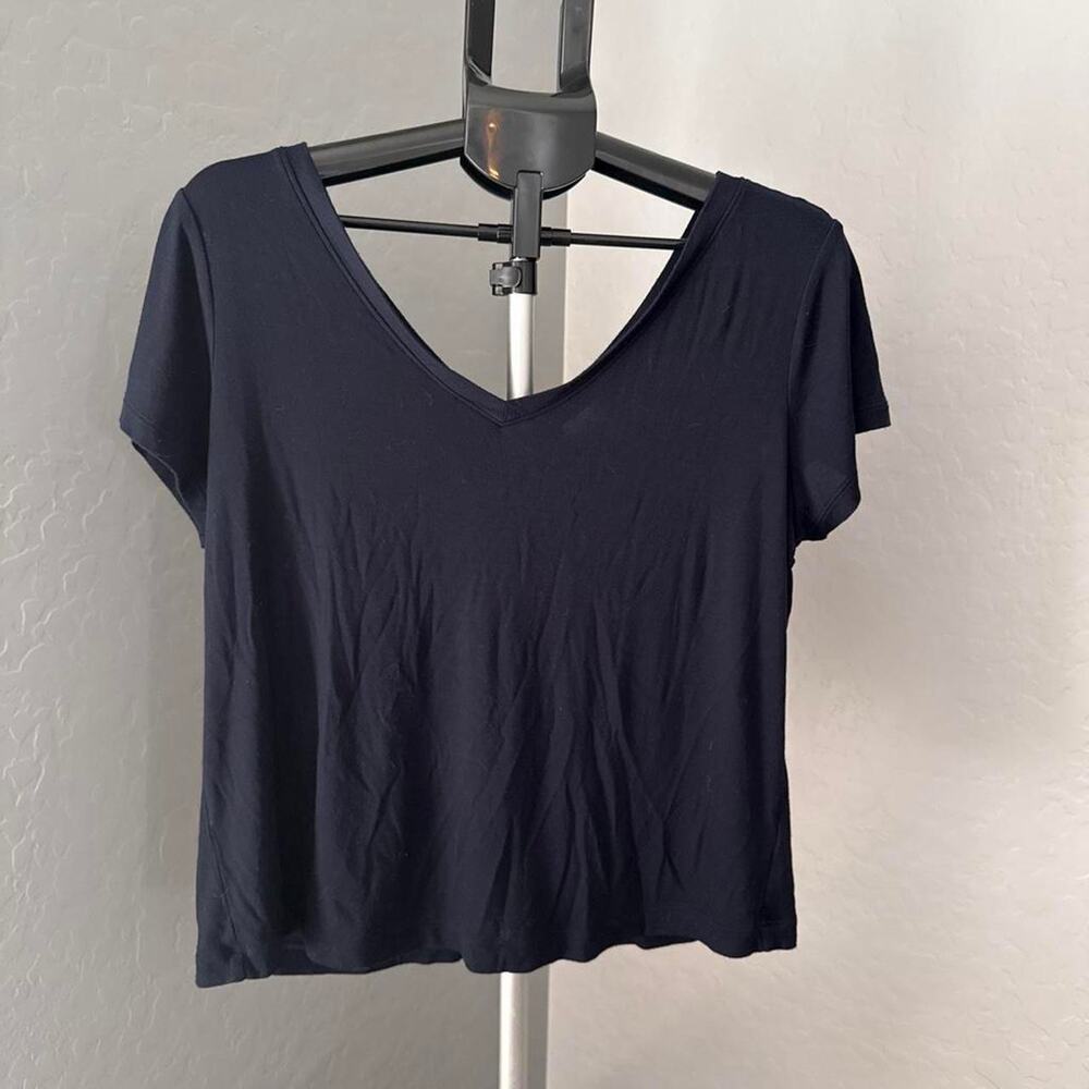 Cabi V-Neck Crop Top